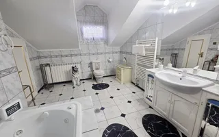 REȘEDINȚĂ DE EXCEPȚIE ÎN OTOPENI | 2.800 MP TEREN | ELEGANȚĂ, ARTĂ ȘI INTIMITATE - Poză 34