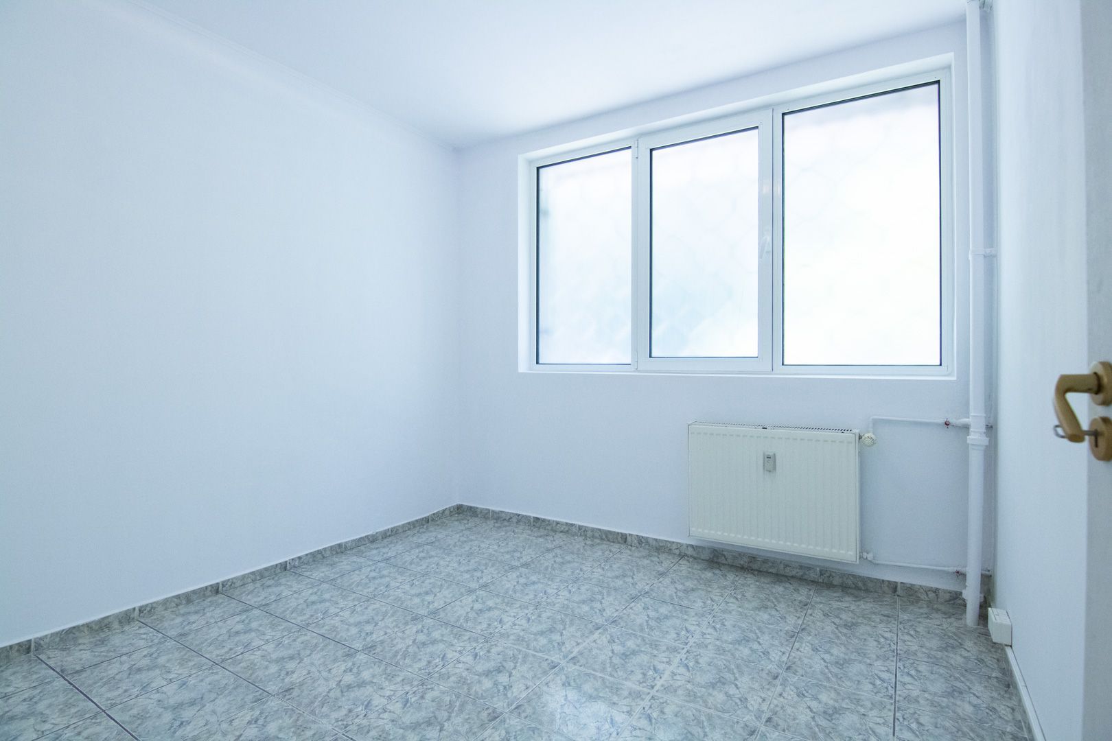 Dr. Taberei Bucla, Spatiu de birouri, doar firme, 4 camere, mutare imediata! - Poză 5
