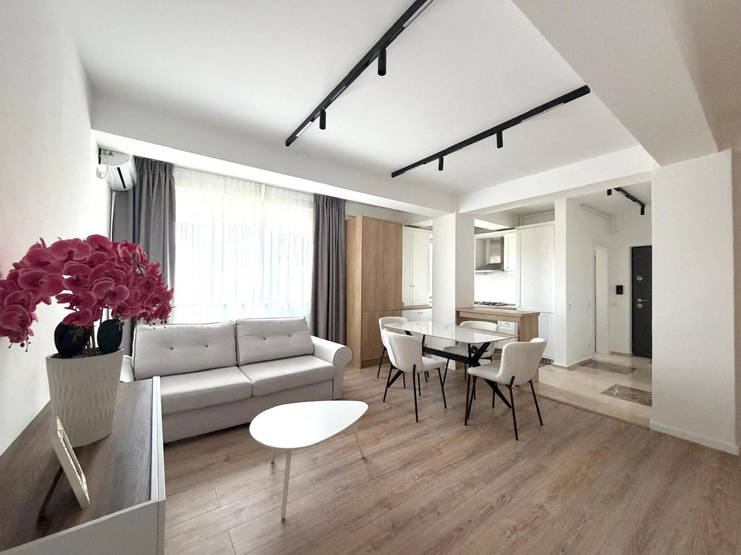 Stylish 3-Room Apartment for Rent in Iancu Nicolae - Poză 1