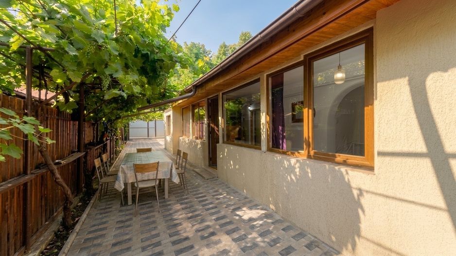 Casa 3 camere | 2 min Metrou Laminorului | Teren 241 mp | Renovata complet - Poză 2