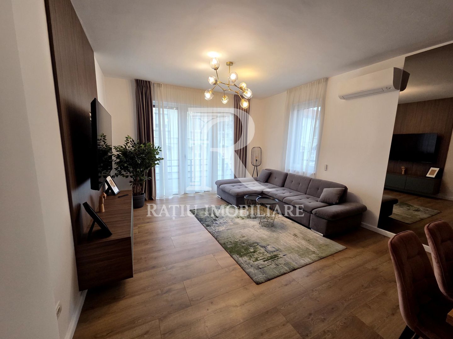 Apartament cu 3 camere | Etaj 1 | Ultracentral |  Oradea - Poză 2