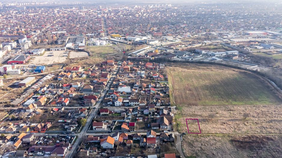 Pret redus Teren generos intravilan la 3 km de Primaria Arad - Poză 1