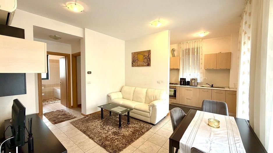 Apartament 3 camere - etaj 1 - mobilat - Dumbravita - Poză 1