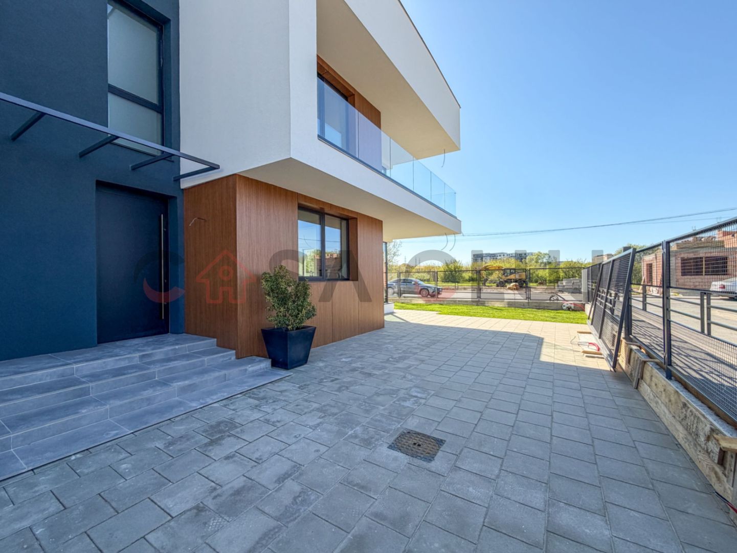 Casa cu arhitectura moderna, Buna Ziua - Poză 3