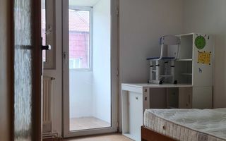 Apartament 2 camere de vânzare, decomandat, mobilat, construcție 2007, zona Mircea cel Bătrân - Poză 2