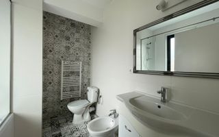 Casă / Vilă cu 4 camere de închiriat - Dezmir - Poză 13