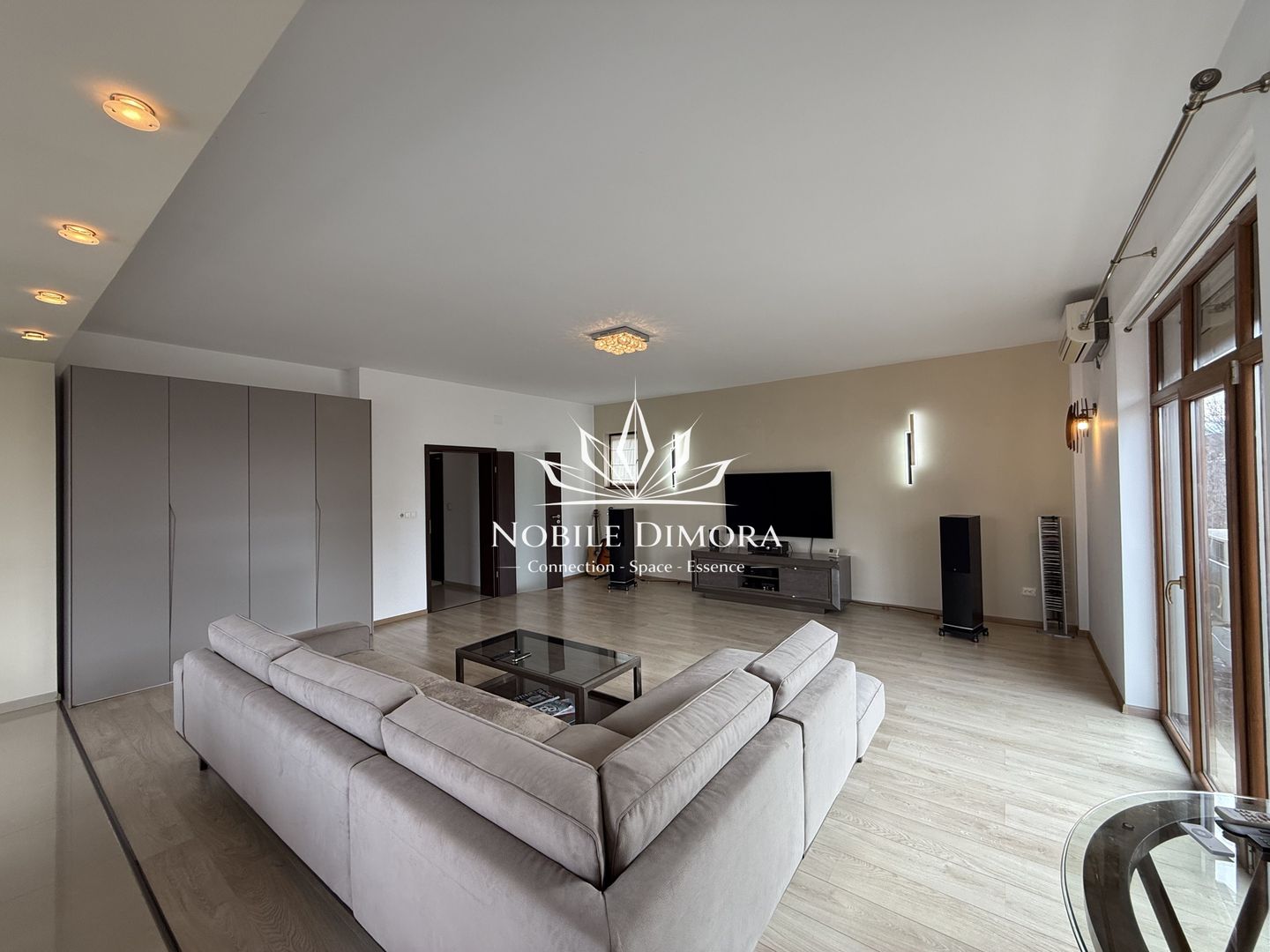 Apartament spatios cu 2 camere de 95 mp in Complexul studentesc - Poză 2