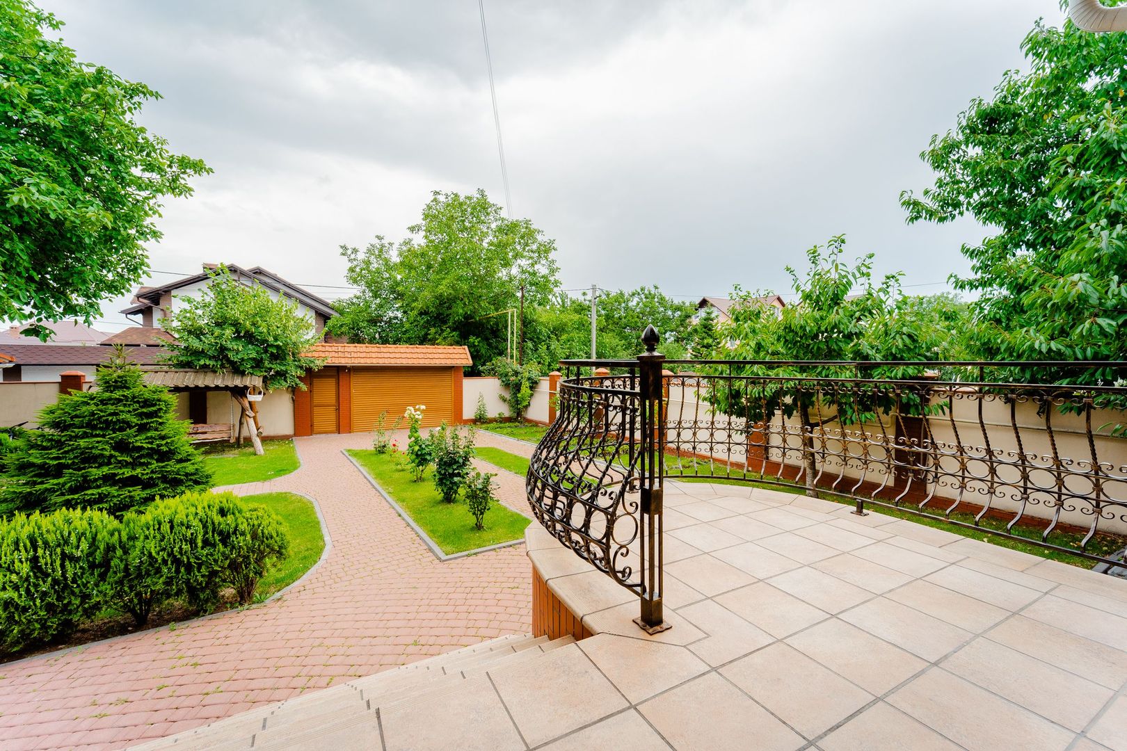 Casă în Chișinău, de vânzare, cu suprafața de 270 m2 pe teren de 6 ari or. Codru. - Poză 4
