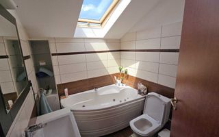 Apartament 3 camere cu mansardă și balcon generos – zona Câmpului. - Poză 4