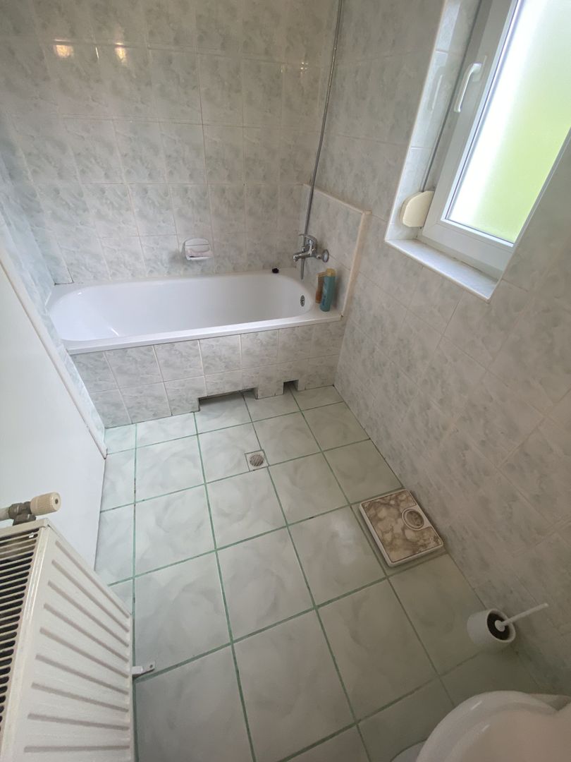 Casa de vânzare/închiriere zona Lunei - Poză 9