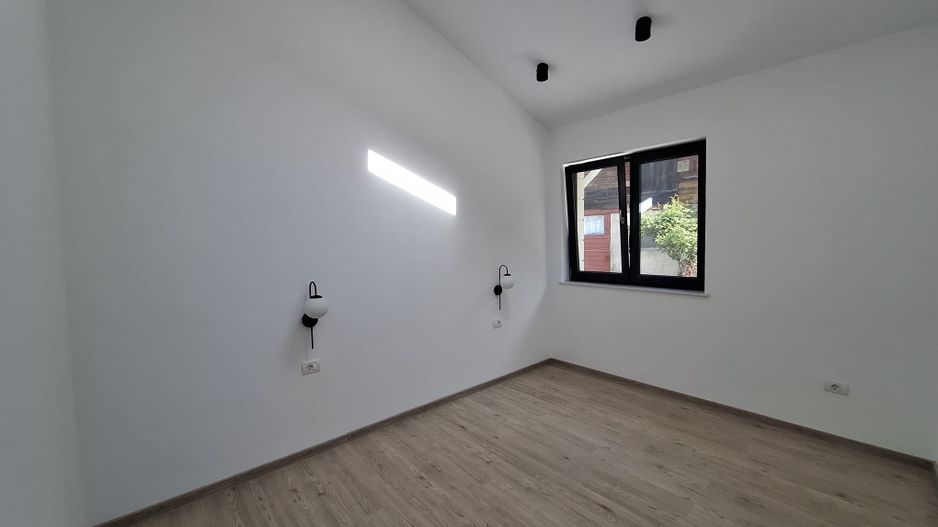 Apartament 2 camere in Vila , Centrala Proprie , Totul Nou L354 - Poză 3