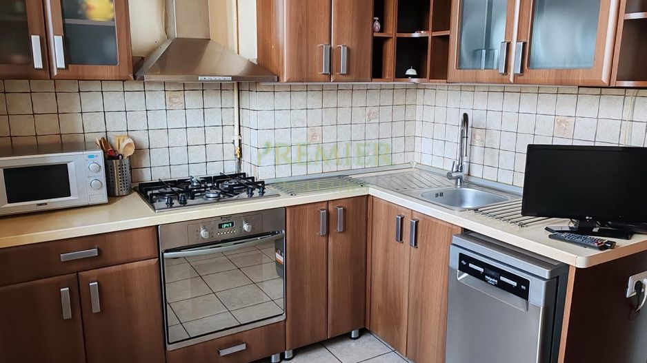 Bloc Rusesc Bucurestii noi vis a vis de metrou Bazilescu boxa - Poză 13