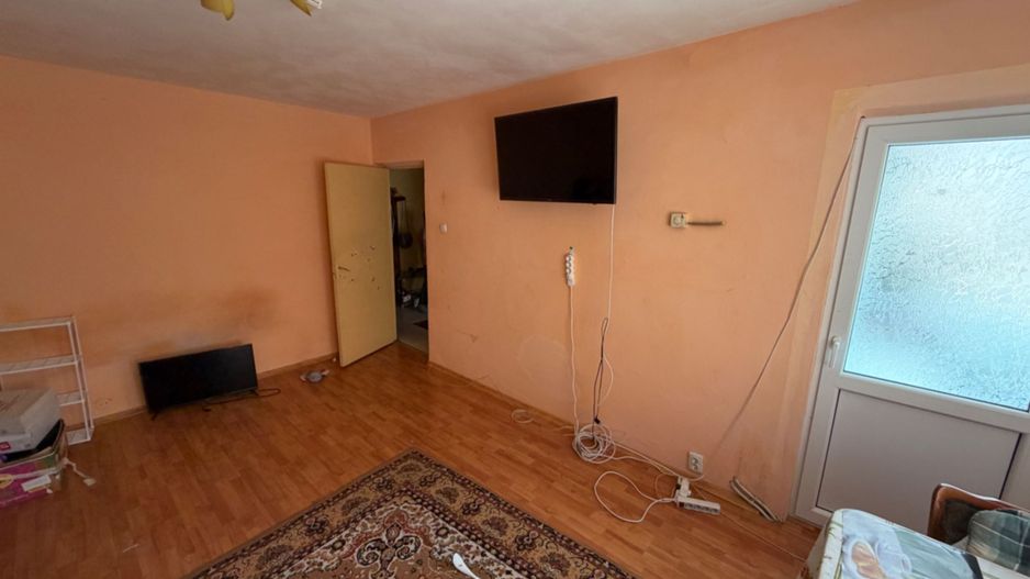 Apartament 2 camere, etaj 2 - Cugir - Poză 1