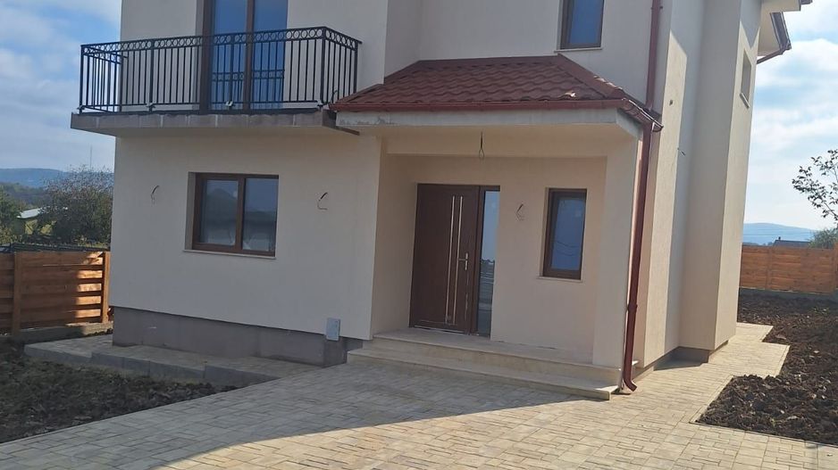 Casa P+E ,140 mp utili,451 mp teren, Hlincea,MUTARE  IMEDIATA. - Poză 2