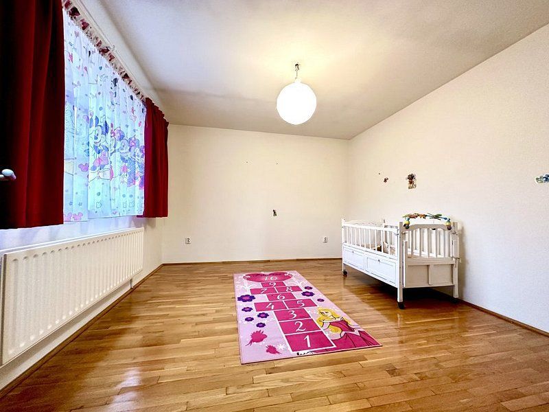 Casa la intrare în Ghiroda - Poză 27