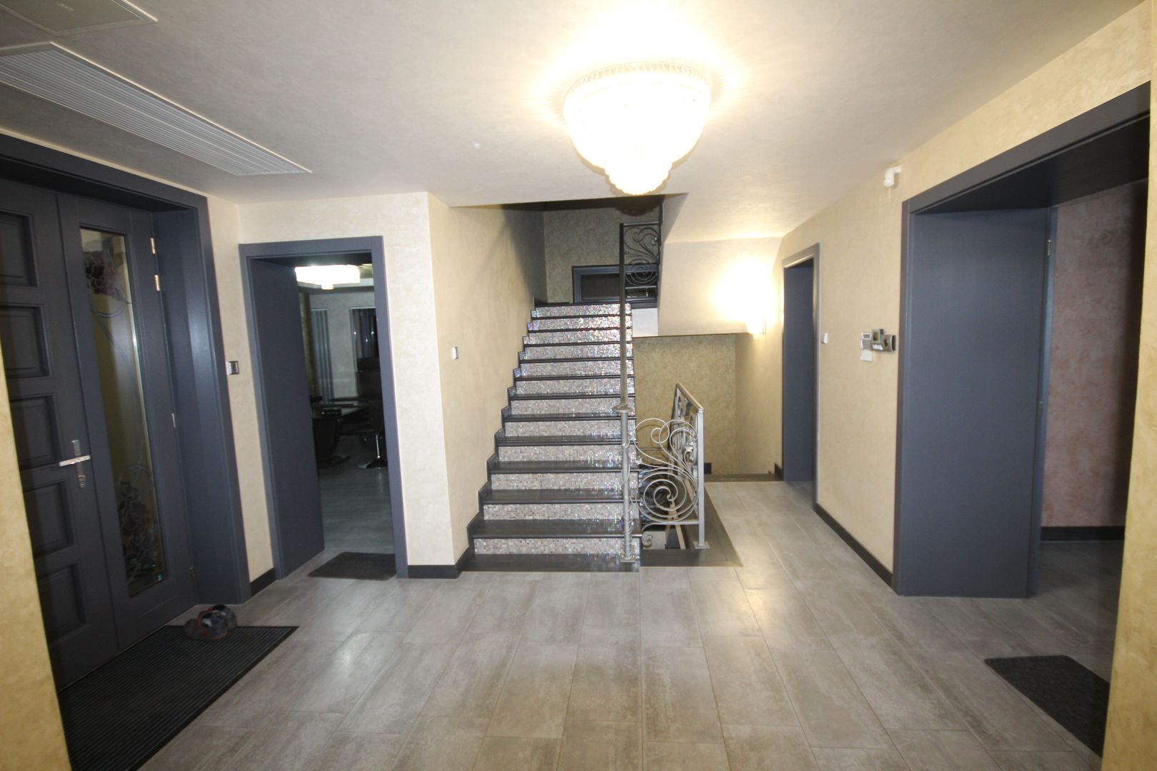 Lux la 5 minute de Iulius Twon - Poză 39