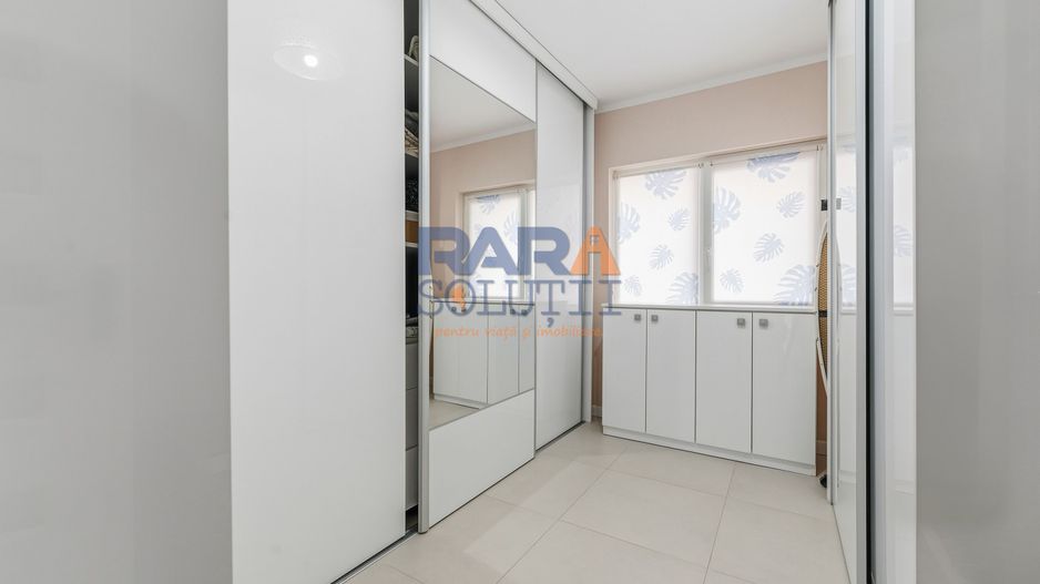 Apartament spațios cu 4 camere - renovat modern, mobilat și utilat - Poză 13