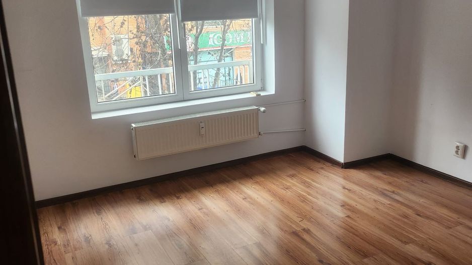 Închiriez apartament 2 camere nemobilat, Piața Muncii, pretabil birou - Poză 2