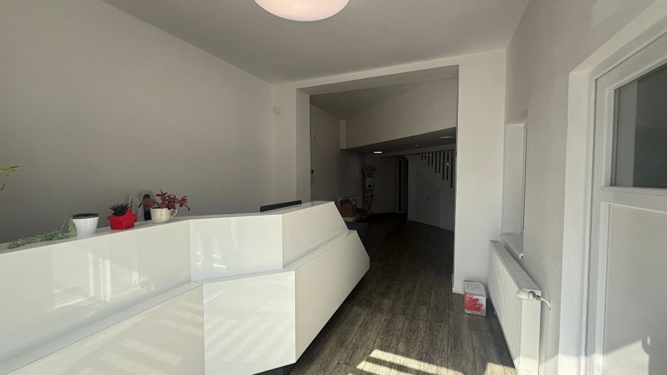 Spatiu comercial/ de inchiriat /Intre Lacuri - Poză 4