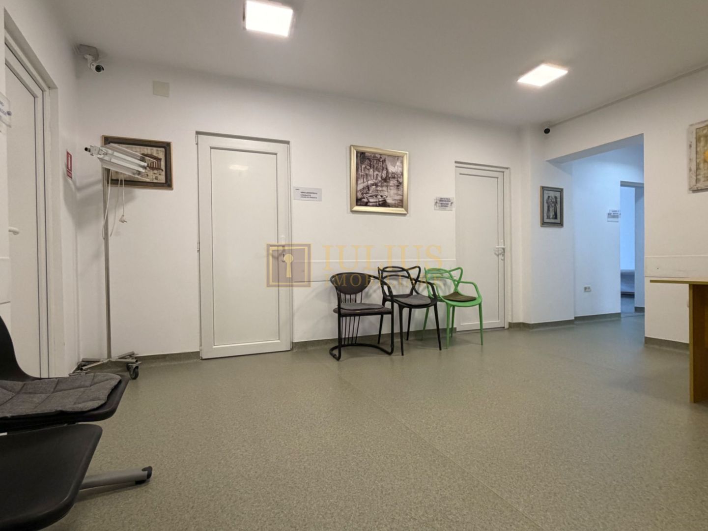 100mp utili; 5 încăperi, pentru activități medicale. - Poză 7
