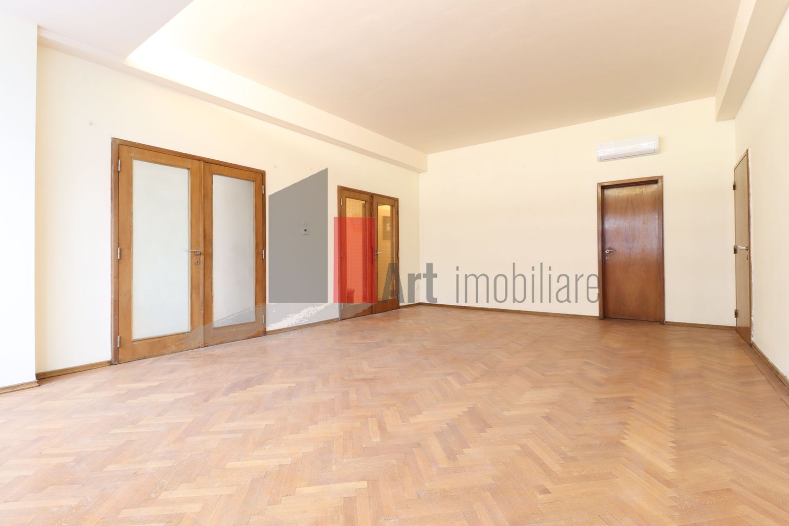 Apartamentul   "BURGESOS"  Universitate-Magheru, bloc stradal, 165 mp totali - Poză 2