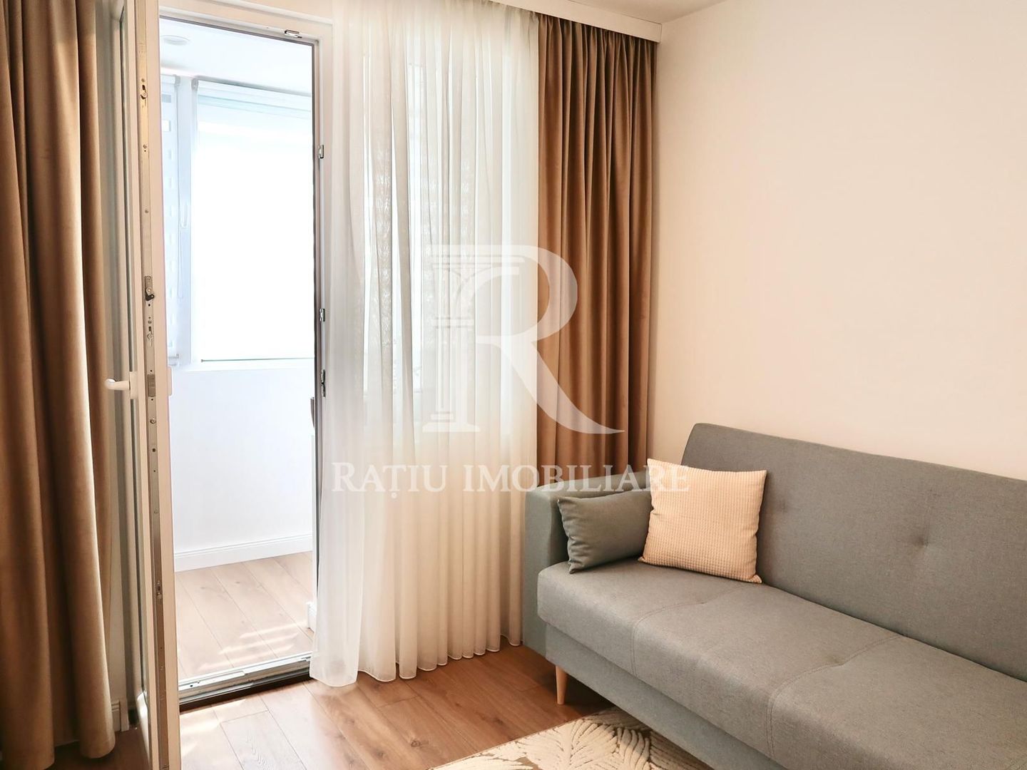Apartament cu 3 camere | Vedere panoramică deosebită | Oradea - Poză 13
