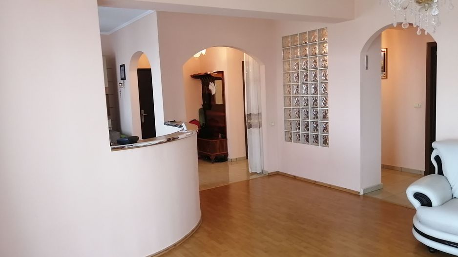 3 camere, structura mare, curte si garaj - Poză 5