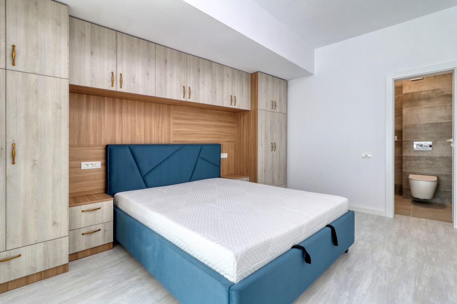 AP. 3 CAMERE DECEBAL, PRIMA INCHIRIERE, PARCARE, INCALZIRE PARDOSEALA - Poză 9