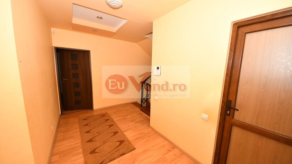 Vila spatioasa, pretabil pentru locuit/clinica, zona Micro 17 – Galati - Poză 49