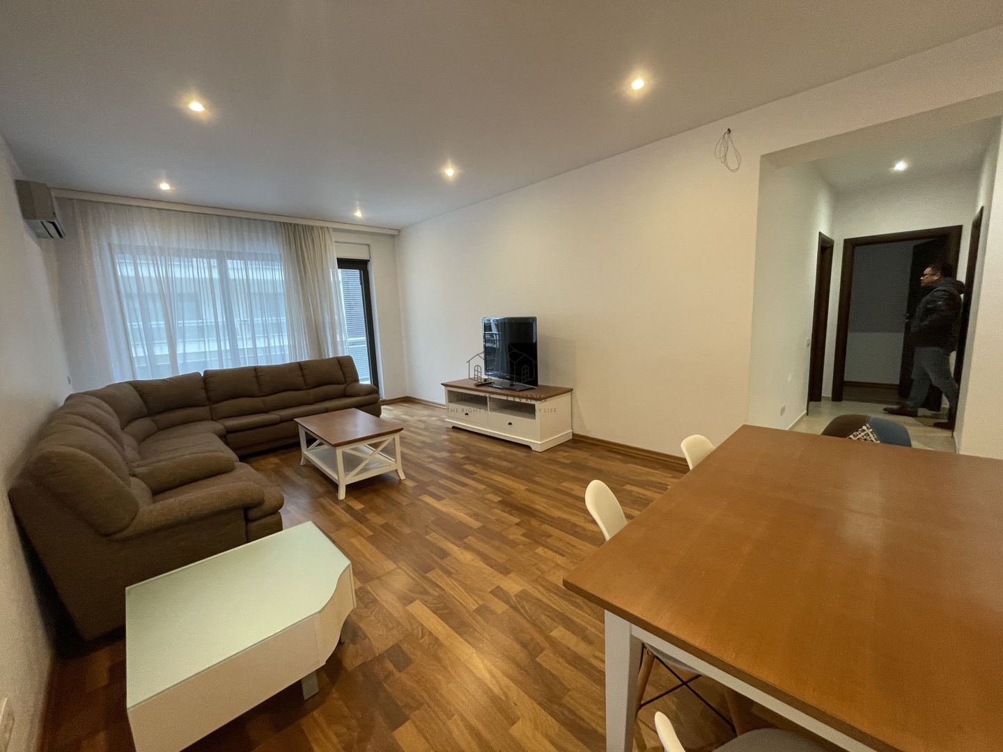 APARTAMENT SPATIOS LA INCHIRIERE IN COMPLEX REZIDENTIAL - Poză 2