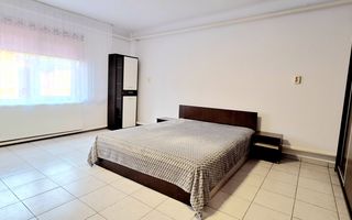 Oferim spre inchiriere casa spatioasa cu 2 camere, Zona Soarelui,cartier privat - Poză 1