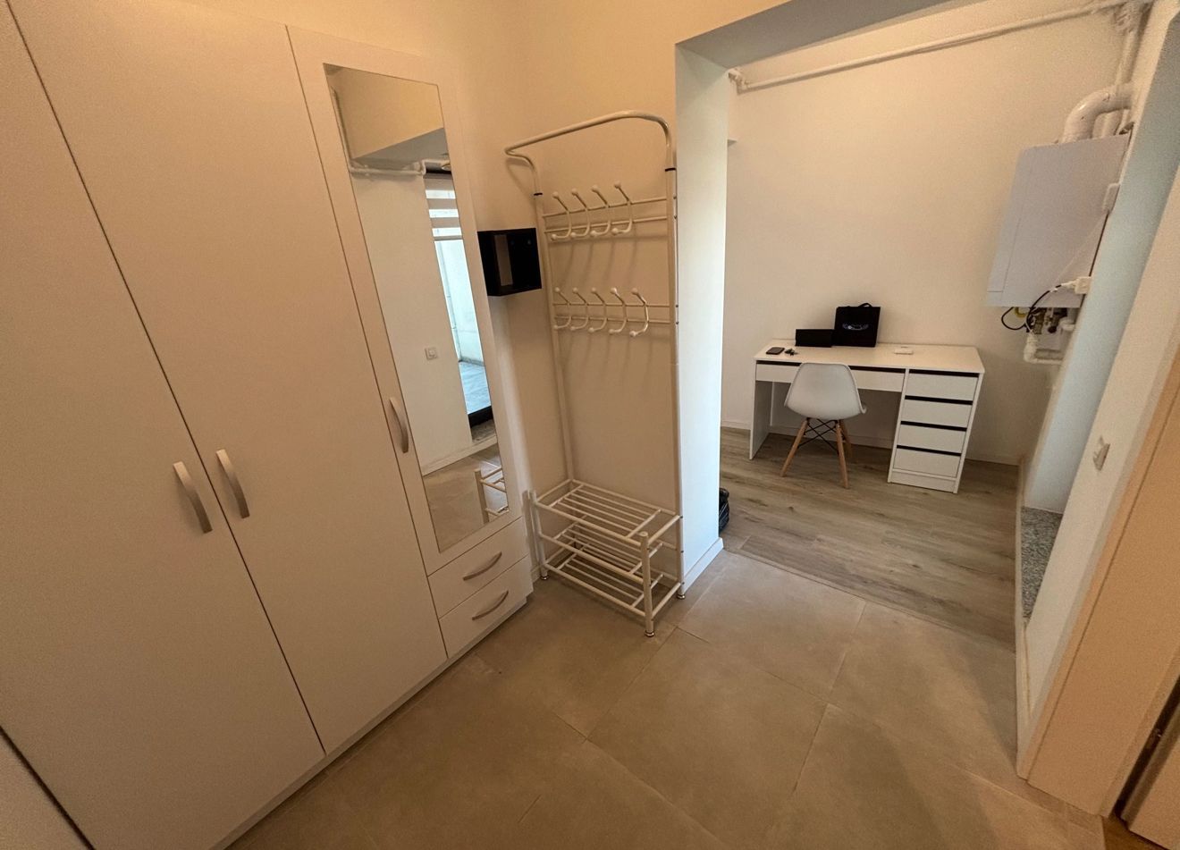 STUDIO AVRIG RESIDENCE, PARCARE SUBTERANA, MASINA DE SPALAT VASE - Poză 5