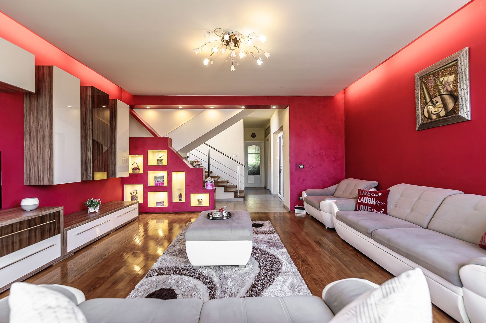 Vilă superbă 6 camere - Bujac - Poză 4