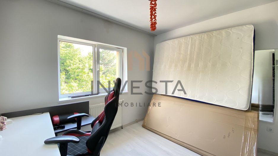 Apartament 3 camere decomandat cu balcon si parcare, zona Gruia - Poză 11