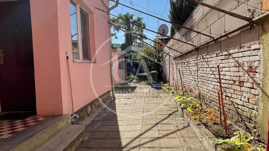 Casa de vanzare cu 4 camere in zona Nufaru,  Oradea - Poză 5