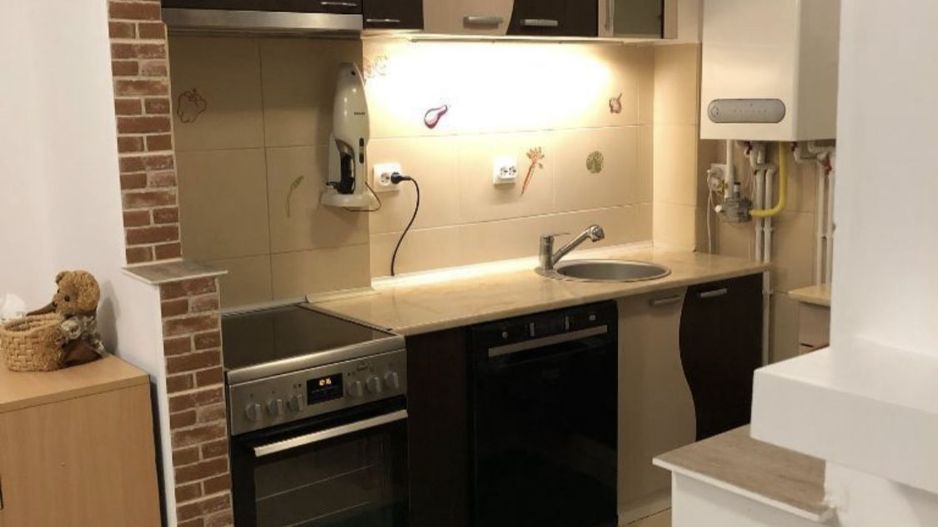 De vanzare apartament 3 camere - Poză 5