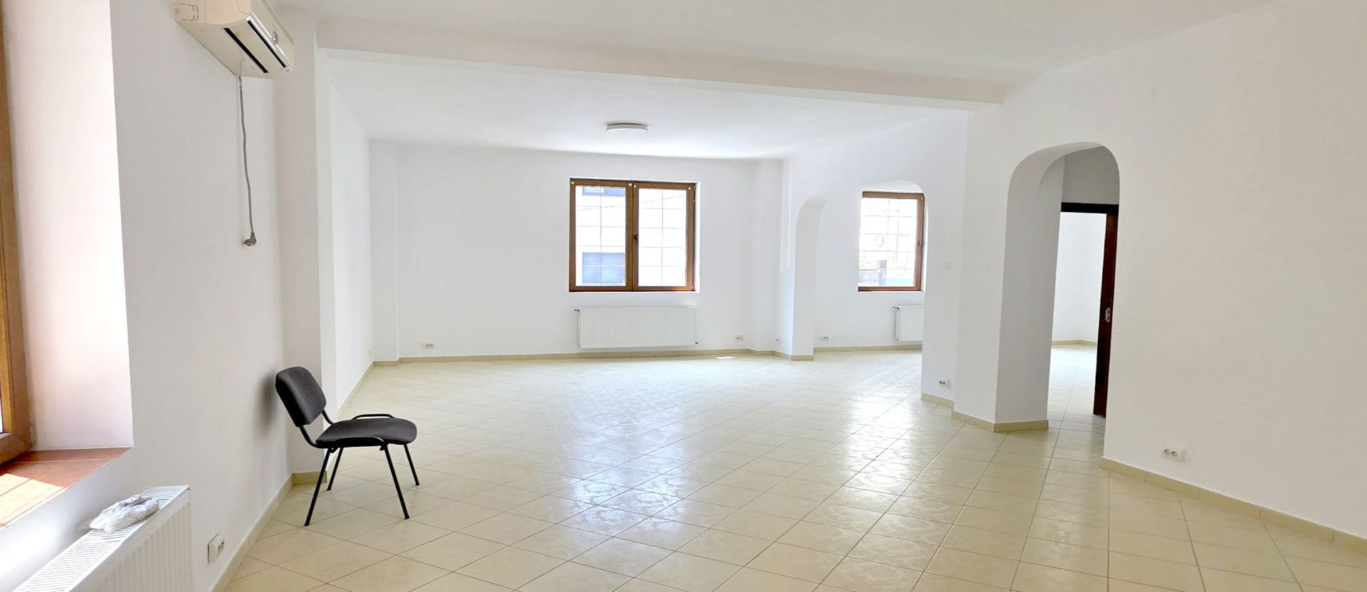 Delea Veche- Vila S+P+1E+Pod- 8 camere- 290 mp utili - Poză 1
