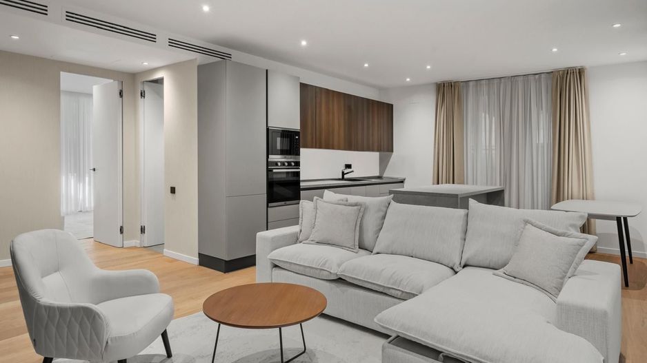 Închiriere Apartament Unic 3 Camere în Zona Primăverii - Poză 1