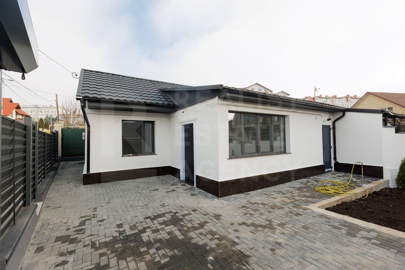 Vânzare, casă, 2 camere,  strada Lev Tolstoi, Ialoveni - Poză 1