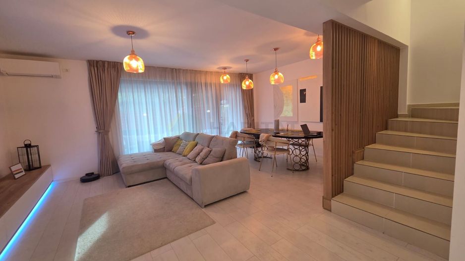 Vilă  cu mansardă, piscină și design modern – Tunari - Poză 2