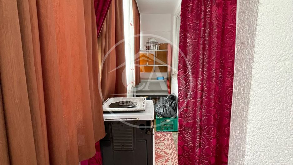 Apartament de vânzare cu 3 camere în zona Dacia, Oradea - Poză 12