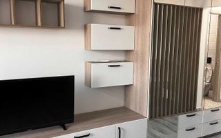 Garsonieră 30 mp, renovată, mobilată, 3 lifturi, metrou 2 minute - Poză 1