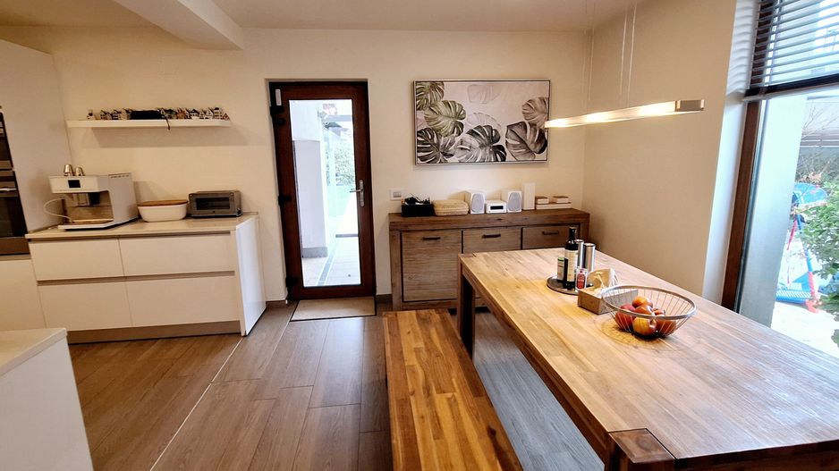 Casa eficienta energetic cu piscina in Giroc - Poză 11