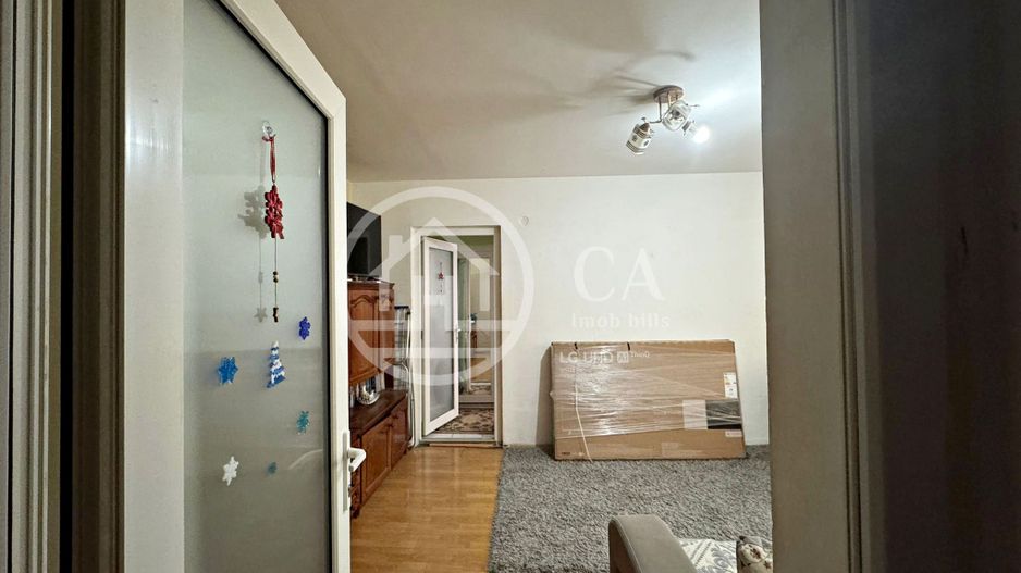 Apartament cu 3 camere de vanzare in zona Rogerius, Oradea - Poză 9
