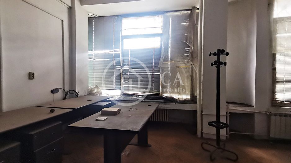 Spatiu comercial cu 15 camere de inchiriat in zona Decebal Oradea - Poză 13