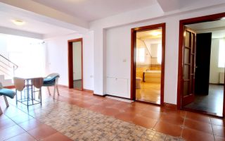 Oferim spre inchiriere, Apartament spatios, 4 camere, pentru locuit sau Firme - Poză 14