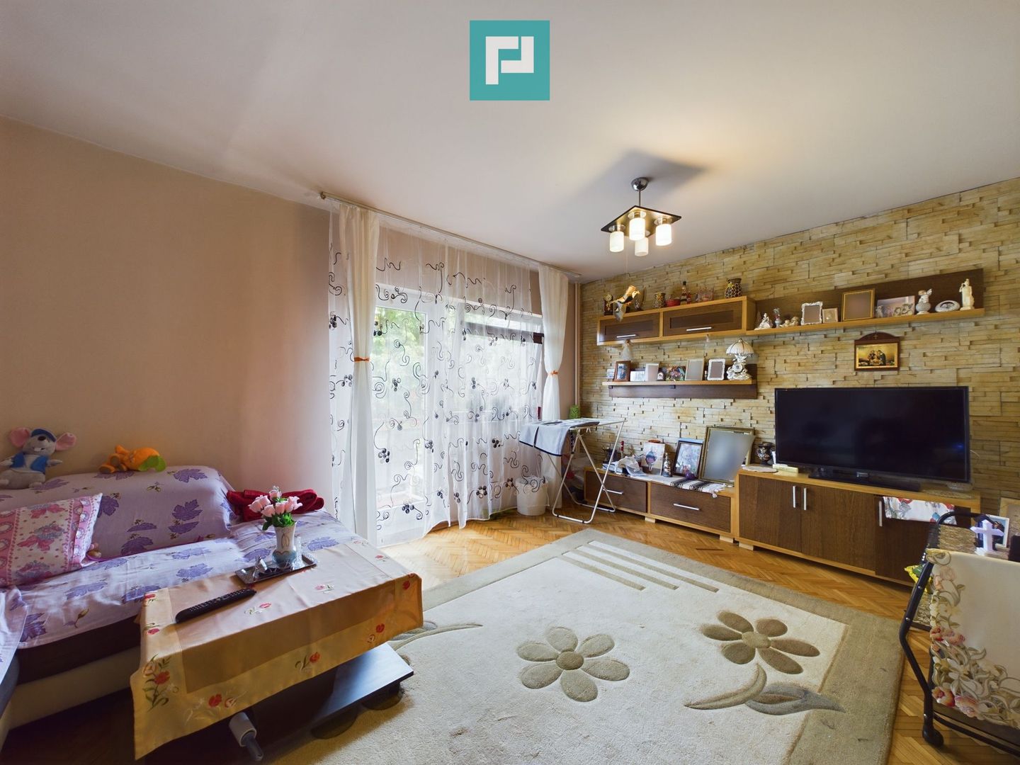 Apartament 3 camere în Alfa - Poză 1