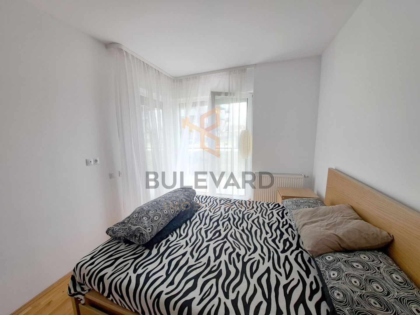 Apartament 2 camere + terasa 16 mp, garaj, zona Iulius Mall - Poză 12