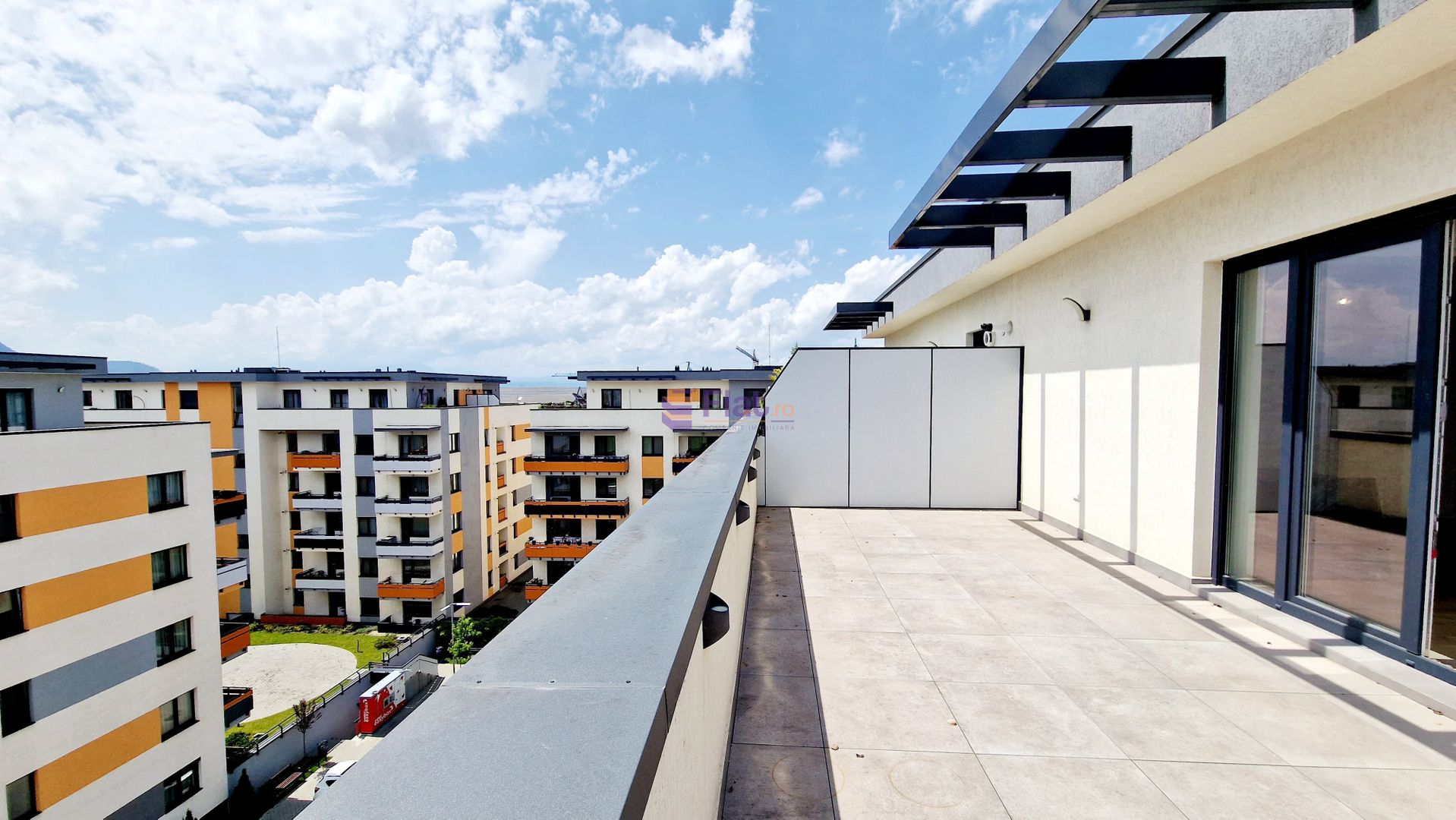 Comision 0 Penthouse 3 Camere 104 mp.  Terasa 43 mp. Tractorul - Poză 4