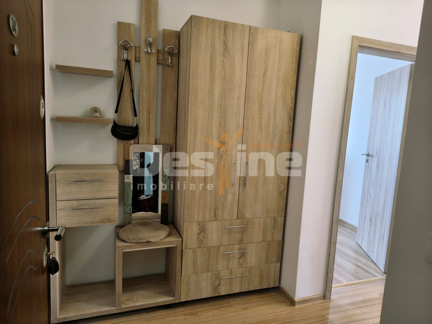 Apartament cu 2 camere decomandat, loc de parcare,  Tractorul - Coresi - Poză 6